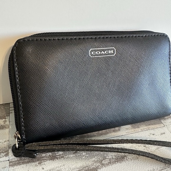 Coach Wallet Wristlet Black Faux Paddle Leather 6" Zip Around - Picture 4 of 12